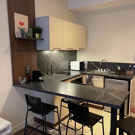 Appartement Au Coeur Du Centre Ville De Carcassonne Bagian luar foto