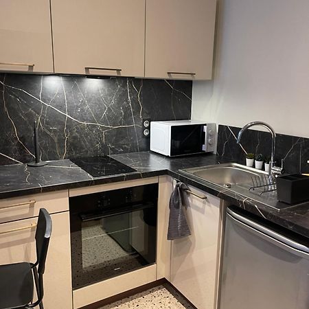 Appartement Au Coeur Du Centre Ville De Carcassonne Bagian luar foto